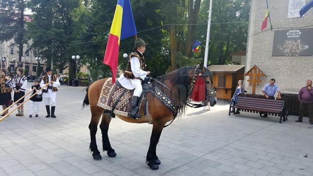 Flutur consideră că municipiul Câmpulung Moldovenesc este una dintre capitalele spirituale ale Sudului Bucovinei