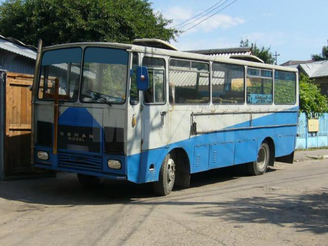 Autobuz Roman Diesel A 8, denumit atunci o ”cutie de chibrituri pe roţi”