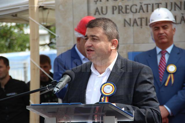 Dănuţ Andruşca, ministrul Economiei, prezent la inaugurarea noii staţii de la Suceava