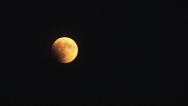 Eclipsa totală de lună văzută de Silviu Olariu