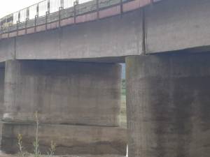 Podul de la Milişăuţi, de peste râul Suceava, afectat de inundaţiile de la finele lunii iunie