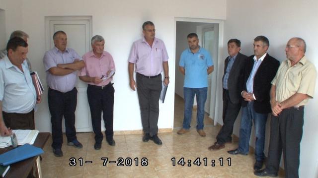 Consilierii locali din Bosanci au fost obligaţi să ţină şedinţa extraordinară convocată pentru data de 31 iulie pe holurile primăriei