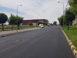 Lucrări de refacere a arterei principale a Sucevei, cu covor asfaltic