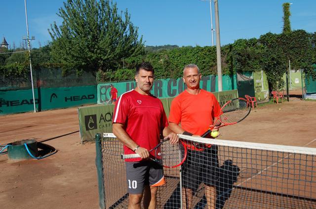 Doru Bădăluţă, în dreapta imaginii, s-a impus în duelul cu Ovidiu Bârsei