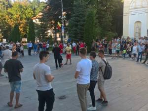 Câteva sute de suceveni s-au solidarizat aseară nu mitingul diasporei de la Bucureşti