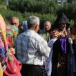 Episcopul armean binecuvântează credincioşii la Hagigadar