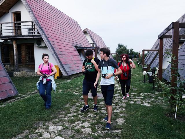 Fotografi din Suceava, Iaşi, Botoşani şi Bacău, în Tabăra „Căutându-l pe Eminescu”, la Ipoteşti