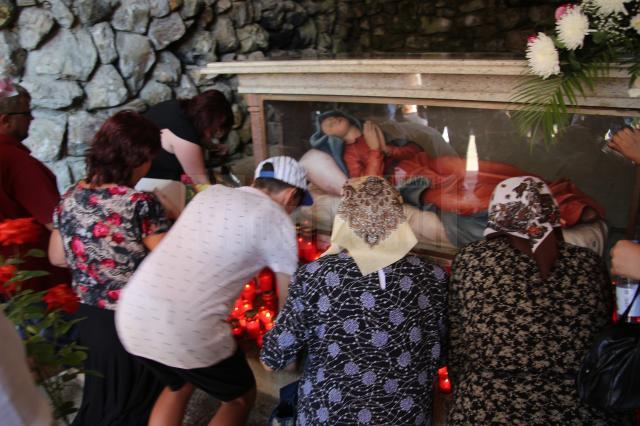 Liturghia solemnă oficiată, miercuri, la celebrarea Adormirii Maicii Domnului, de la Sanctuarul Marian Naţional de la Cacica