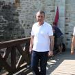 Vicepremierul Paul Stănescu (stânga) a vizitat Cetatea de Scaun a Sucevei
