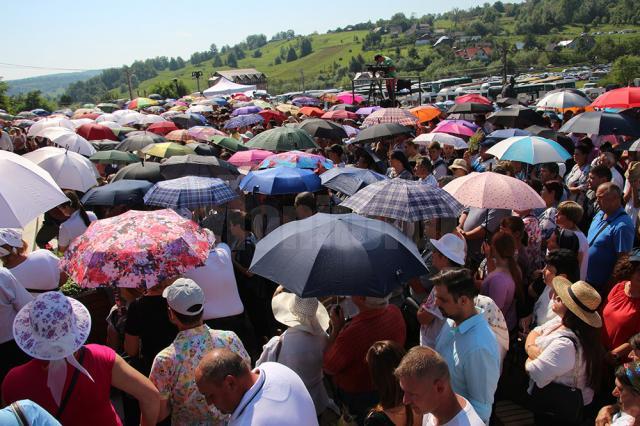 Apel al preoţilor la responsabilitate şi la grijă pentru ţară, la Liturghia catolică de Sf. Maria, de la Cacica