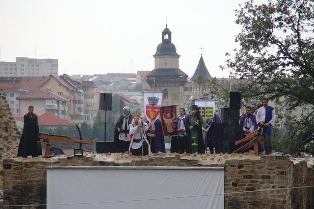 Ştefan cel Mare i-a întâmpinat de pe zidurile Cetăţii de Scaun pe participanţii la Festivalul Medieval