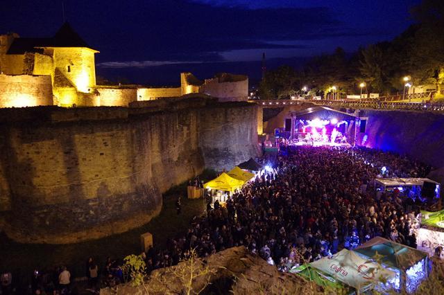 Muzicienii de la Bucovina Rock Castle cer daune de la sucevenii care au vrut blocarea festivalului