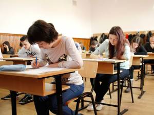 14 elevi suceveni au obţinut medii maxime la evaluarea națională şi la examenul de bac