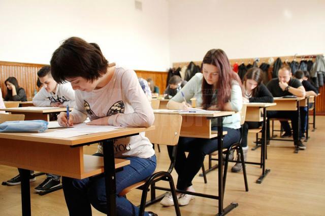 14 elevi suceveni au obţinut medii maxime la evaluarea națională şi la examenul de bac