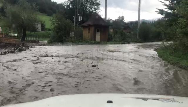 Inundaţii în zona Câmpulung