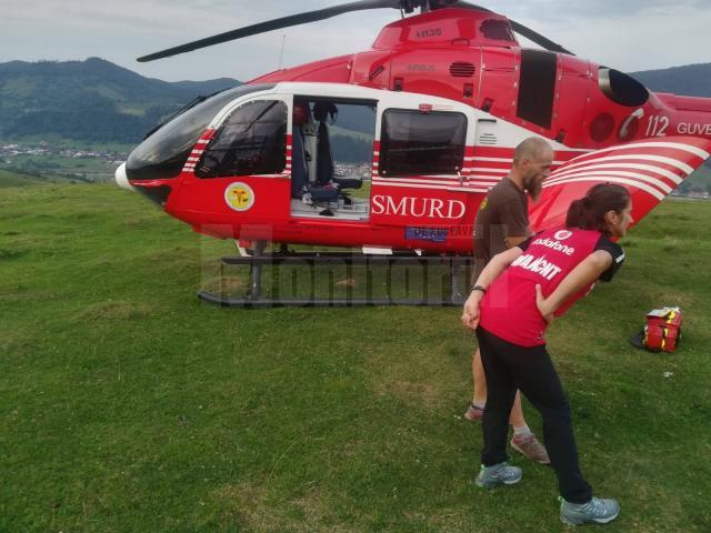 Intervenție cu un elicopter SMURD pentru salvarea unui turism rănit grav în zona vârfului Toaca din Humor