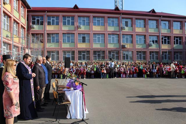 Ion Lungu va participa la deschiderea de an şcolar la cel puţin 10 unități de învățământ din Suceava