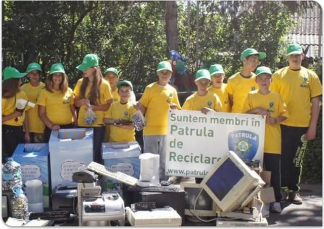 „Patrula de reciclare” a adus premii pentru trei unităţi şcolare din judeţ