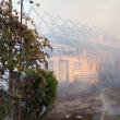 Incendiu foarte violent într-o gospodărie din Marginea