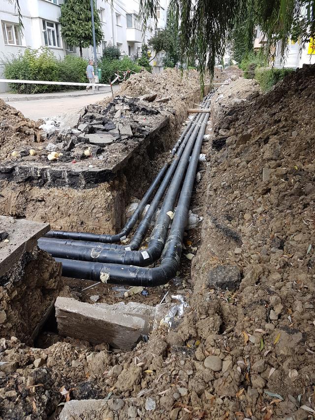 Constructorii, zoriți să finalizeze lucrările de termoficare din Zamca, de teama ploilor