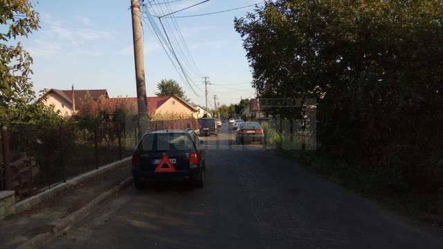 Locuitorii de pe strada Biruinței își parchează mașinile în zig-zag pe stradă, pentru a forța șoferii să încetinească