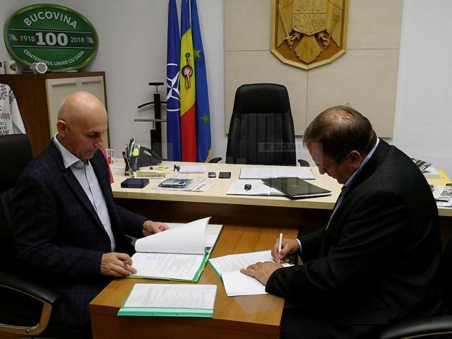 Flutur a semnat contractul pentru reabilitarea Școlii Gimnaziale Speciale ,,Sf. Stelian” din Rădăuți