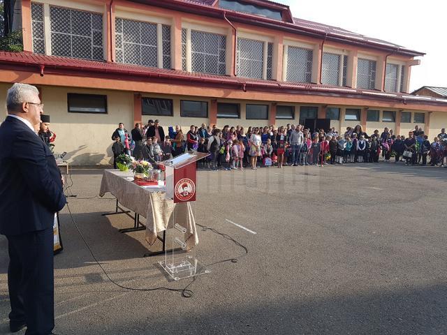 Primarul Sucevei, prezent la deschiderea de an şcolar la 14 unităţi de învăţământ