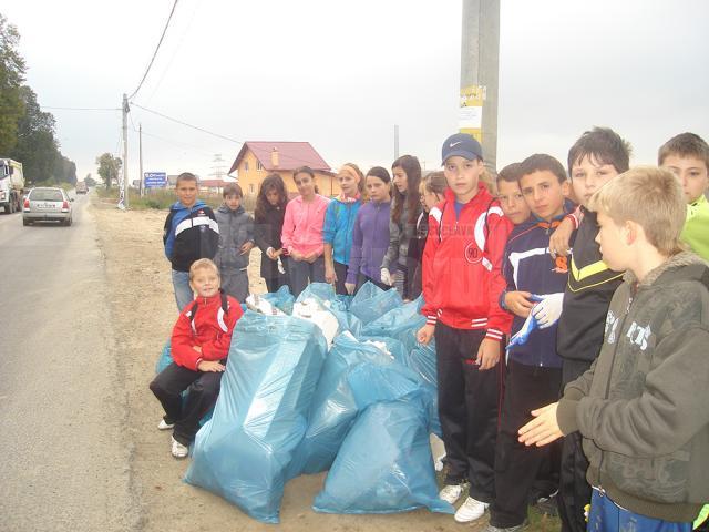 Peste 5.000 de voluntari suceveni înscriși pentru Ziua de Curățenie, în campania „Let's do it, România!”