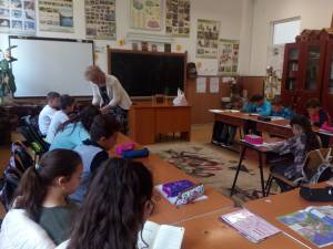 Activitatea de stimulare a lecturii în rândul elevilor este coordonată de Asociația Română de Literație (ARL)