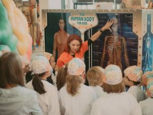 Peste 1.500 de copii au vizitat expoziţia interactivă „The Human Body Adventure”, la Iulius Mall