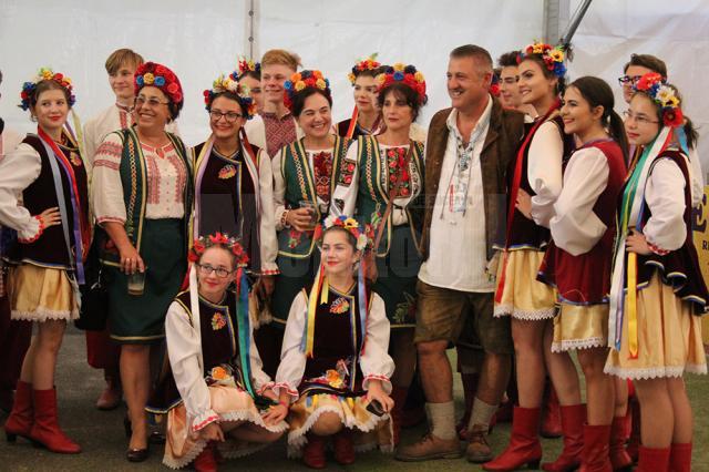 Festivalul Oktoberfest în Est, deschis cu o imensă paradă, muzică, distracţie şi bere