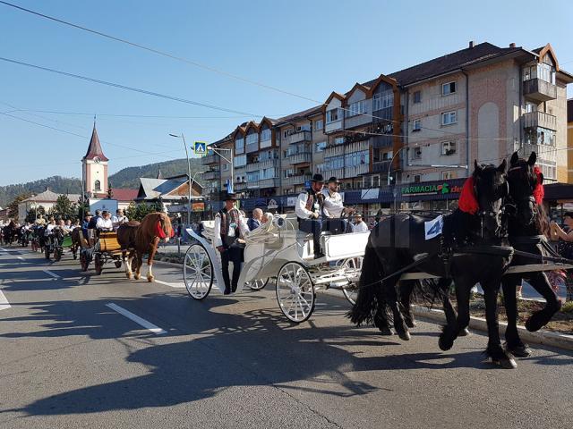 Festivalul Oktoberfest în Est, deschis cu o imensă paradă, muzică, distracţie şi bere