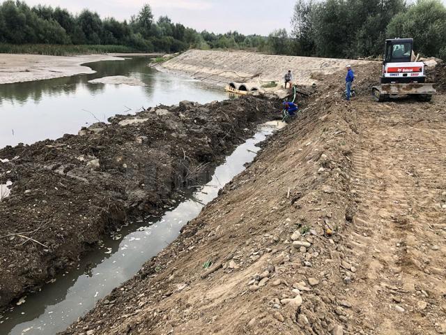 Refacerea amenajării râului Suceava la sursa de alimentare Rădăuți