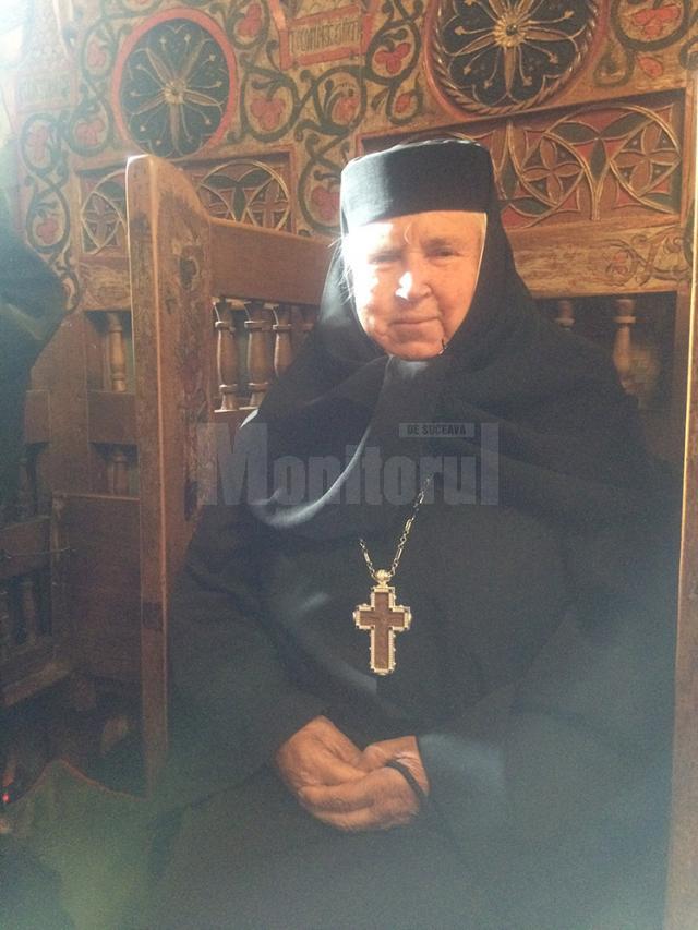 Stavrofora Irina Pântescu de la Mănăstirea Voroneț, sărbătorită la împlinirea vârstei de 86 de ani