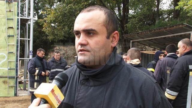 Mii de pompieri din ţară, din Ucraina şi Republica Moldova învaţă la Siret să stingă incendii cu aer