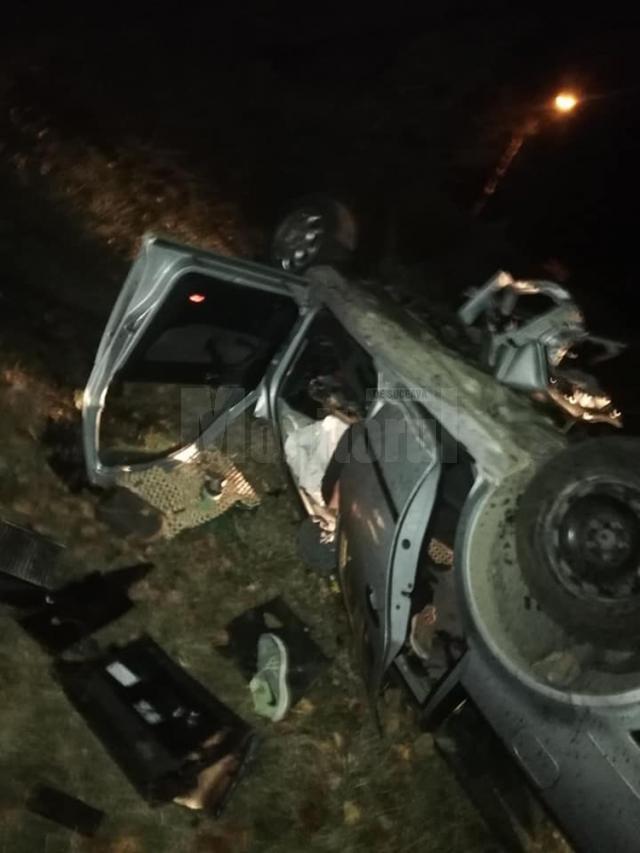 Maşina implicată în accidentul de sâmbătă noapte, în care se aflau patru tineri
