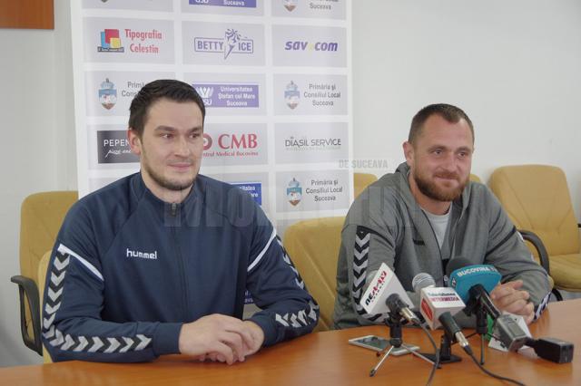 Pivotul Bogdan Baican şi antrenorul Adrian Chiruţ