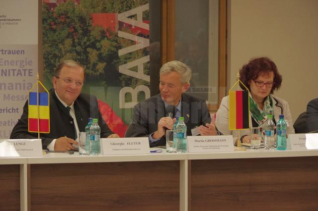 Gheorghe Flutur (stânga) s-a întâlnit cu o delegaţie de oameni de afaceri din Bavaria