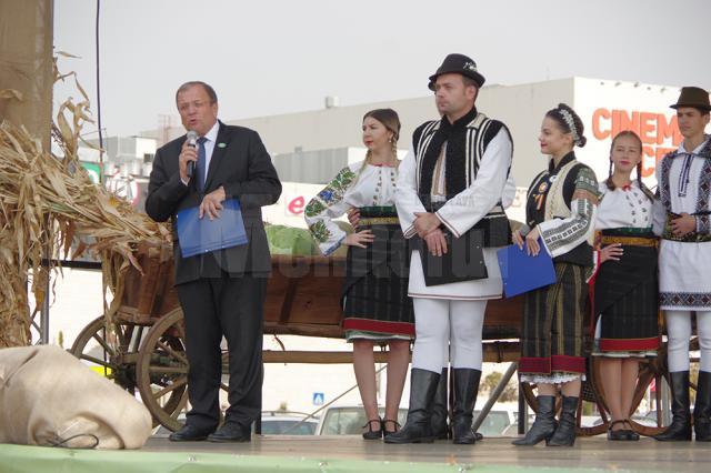 Preşedintele CJ Suceava, Gheorghe Flutur a deschis oficial Târgul "Produs în Bucovina"