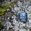 Plăcuța comemorativă a victimelor avalanșei din Călimani