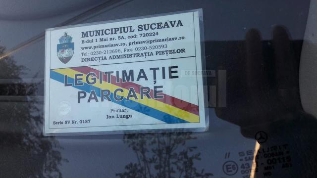 Legitimațiile de parcare gratuita s-au înmulțit ca ciupercile după ploaie, făcând inutile parcările cu plată din oraș