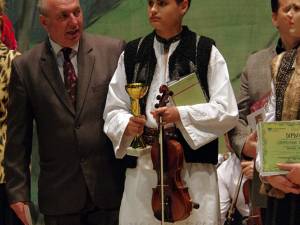 Suceveanul Andrei Mironescu a câștigat trofeul Festivalului-concurs internaţional de folclor Cântecele Neamului