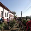 Peste 200 participanți au reușit să planteze 1000 de puieți de arbuști decorativi, la Preutești