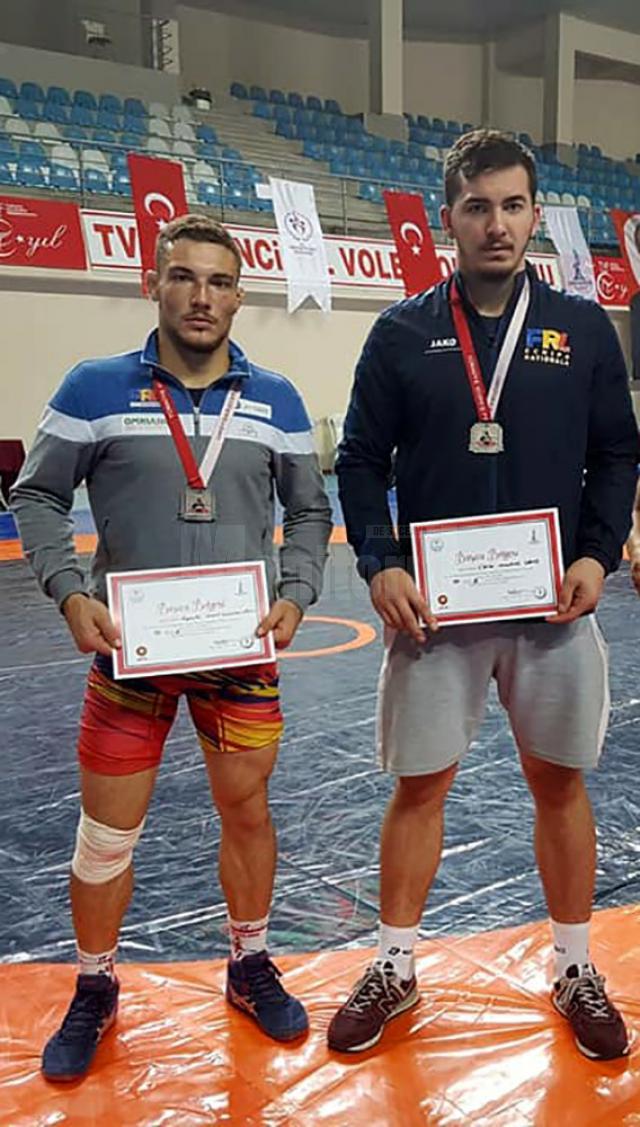 Adrian Agache şi Teodor Chira au câştigat argintul la turneul din Turcia şi vor reprezenta România la mondialul de tineret de la Bucureşti