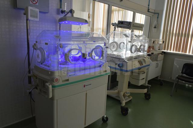 Maternitatea Fălticeni a primit două incubatoare de terapie intensivă de la Organizaţia Salvaţi Copiii