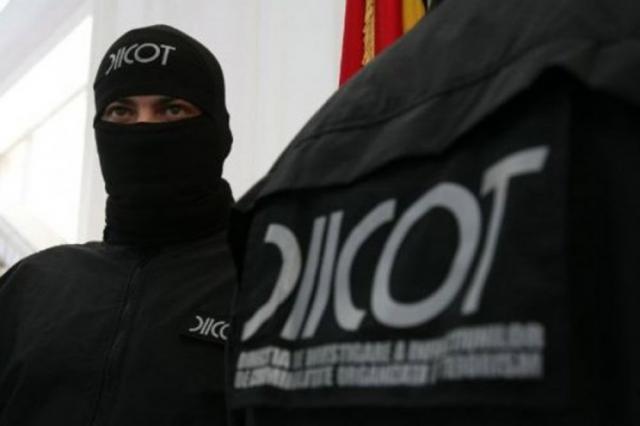 Poliţia Română și D.I.I.C.O.T. au efectuat 119 percheziţii, pentru destructurarea unor grupări de criminalitate organizată