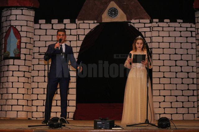 Bianca Varvara și Vlad Stratilă, Miss și Mister Boboc ai ”Balului de Poveste”, de la Colegiul Militar