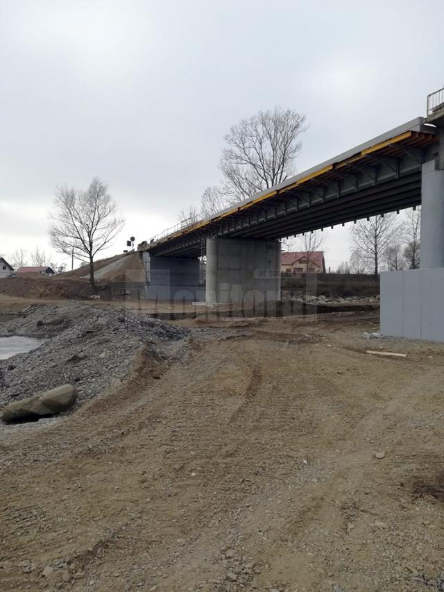 Podul mare de la Milișăuţi ar putea fi gata la finele acestei luni