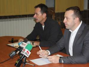 Viceprimarul Lucian Harșovschi a îndemnat locuitorii din Burdujeni Sat să solicite deja branșamente pentru racordul de gaz metan care se aduce în zona lor