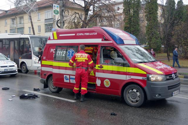 O femeie a murit, iar copilul ei de 1 an şi 6 luni se află în comă, în urma unui groaznic accident petrecut pe o trecere de pietoni din Suceava